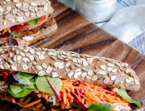 Baguette farandole de légumes, muhammara & tofu grillé